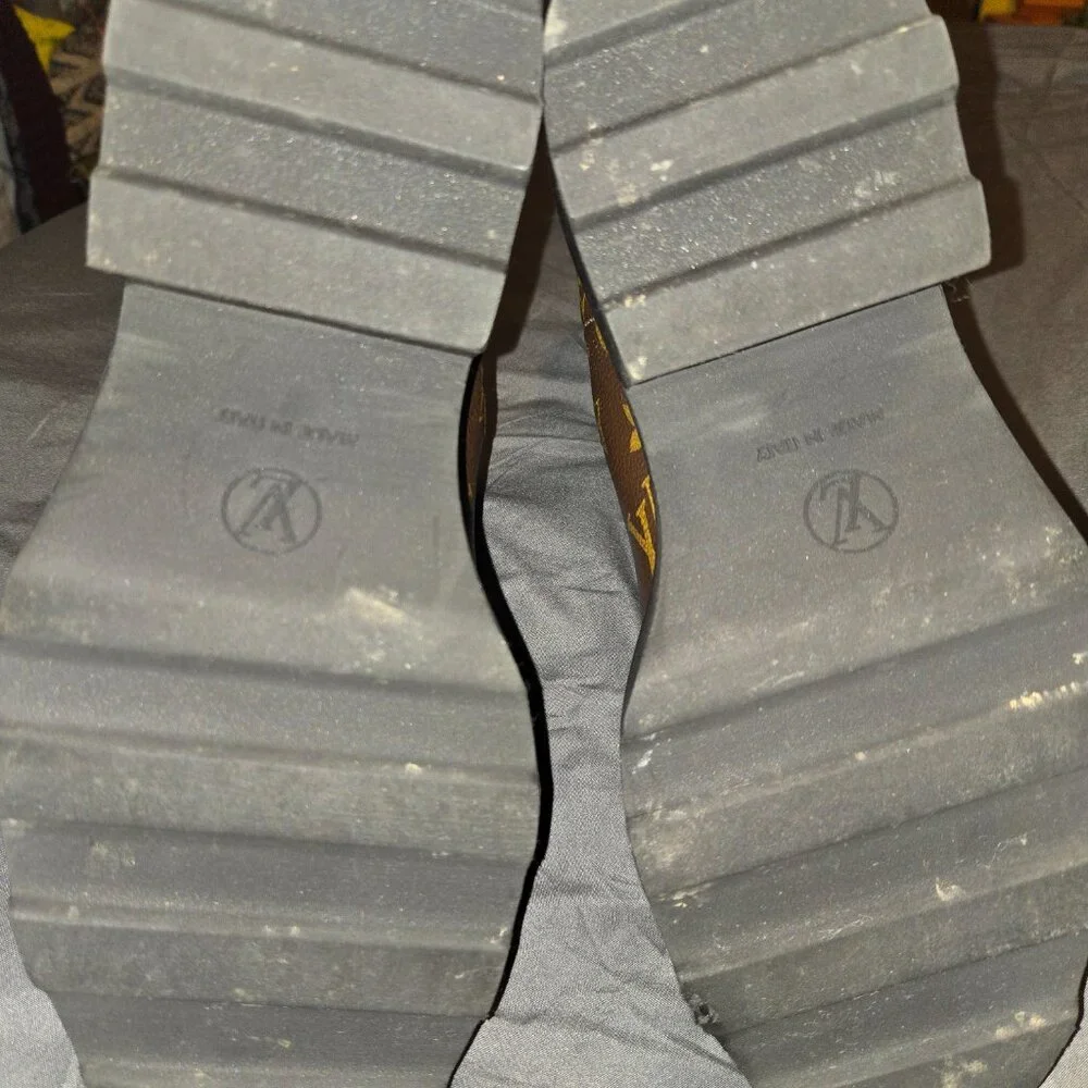 Louis Vuitton Beaubourg Ankle Boot - Picture 7 of 12